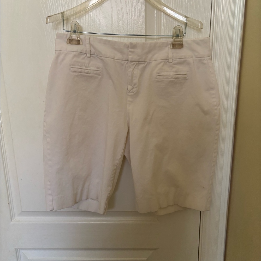 INC International Concepts Women's white Bermudas, Like New
